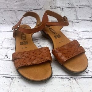 Womens AZTEC Brown Leather Woven Sandal Heel Size 8/25 Made‎ In Mexico